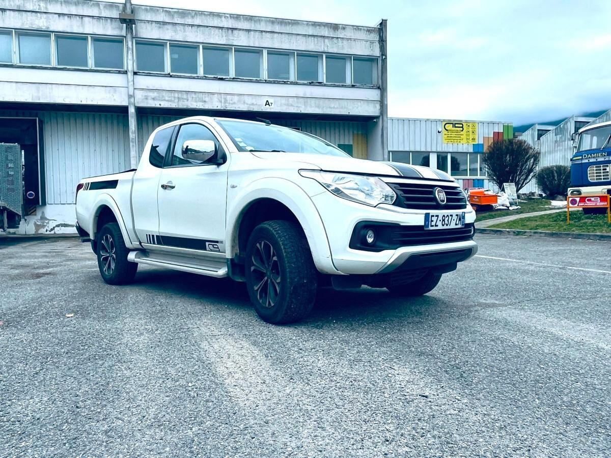 FIAT Véhicule utilitaire Pickup FULLBACK 4X4 pick-up