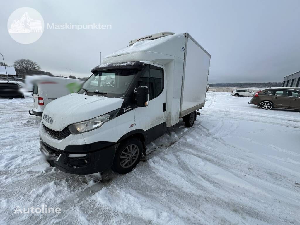 IVECO Daily 35-170 box truck < 3.5t