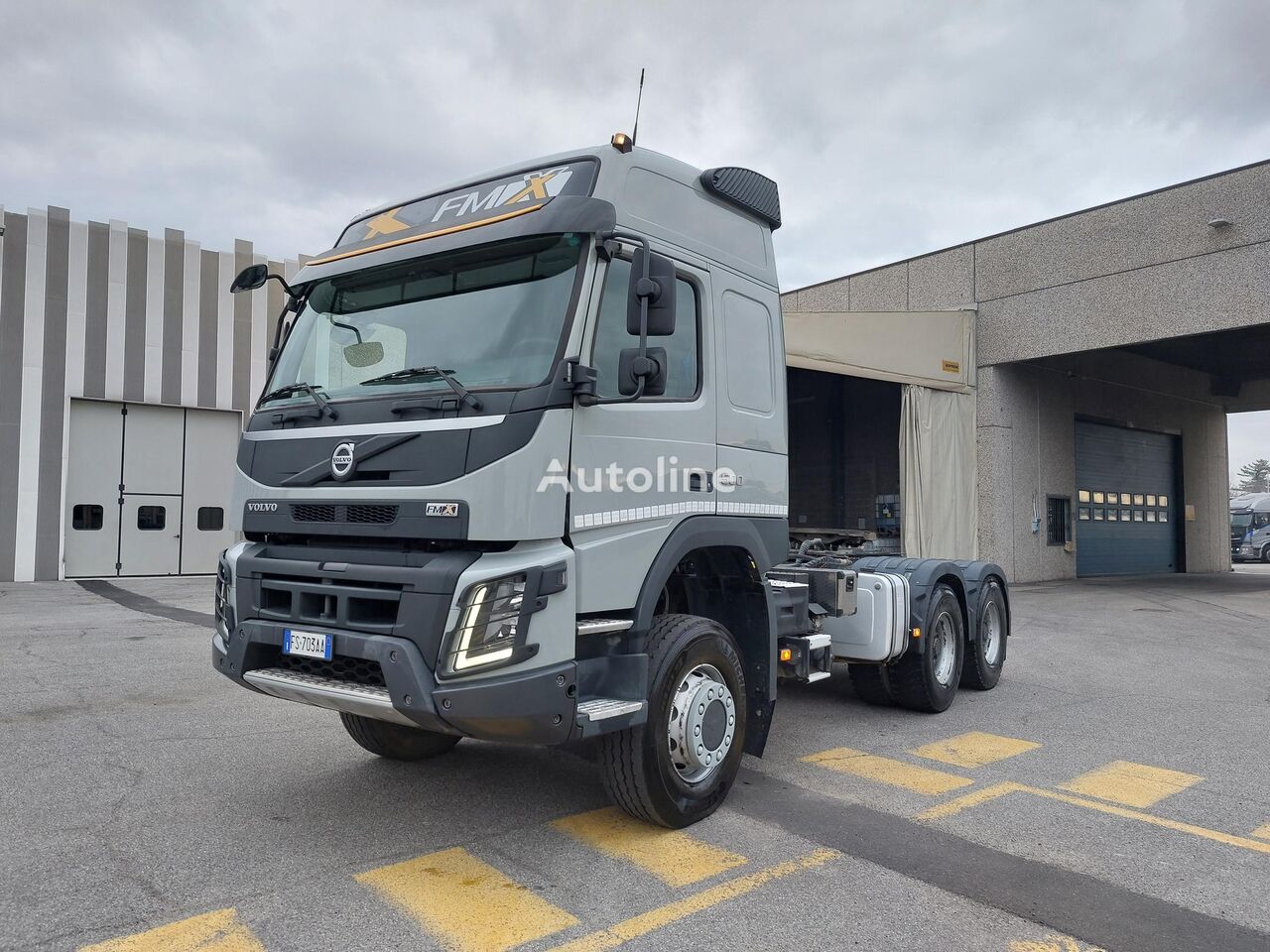 Volvo FMX 500 6X6 truck tractor for sale Italy Guardamiglio, ED38111